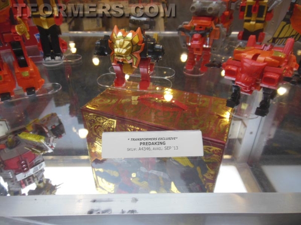 Transformers=botcon 2013 Generatations Prime Paltinum  (3 of 424)